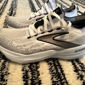 Brooks Women’s Size 7 Glycerin 21